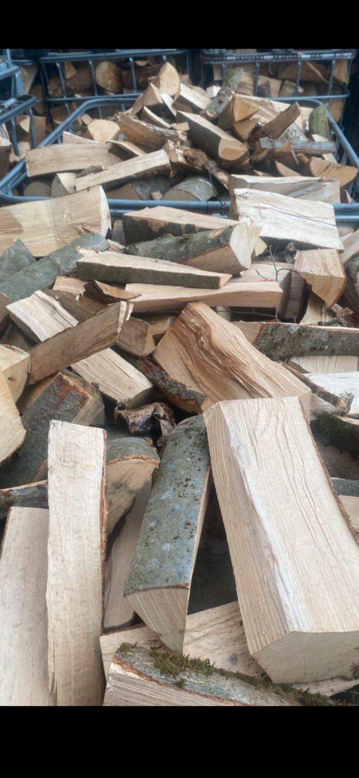 Gespaltene Holzscheite aus der Nähe